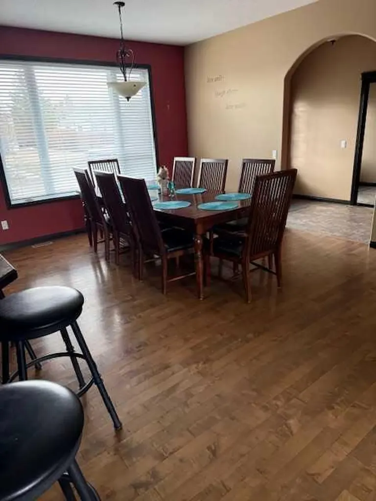 2120 18 Avenue Delburne AB T0M 0V0