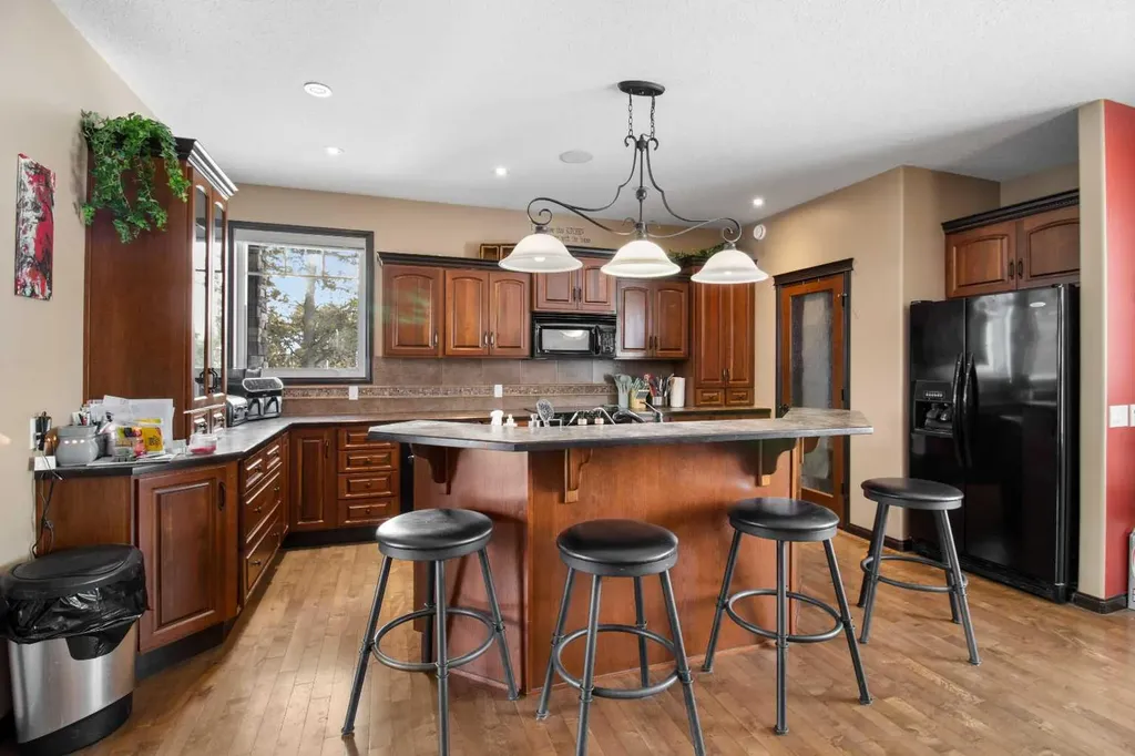 2120 18 Avenue Delburne AB T0M 0V0