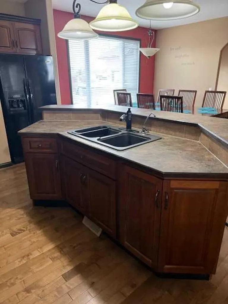 2120 18 Avenue Delburne AB T0M 0V0
