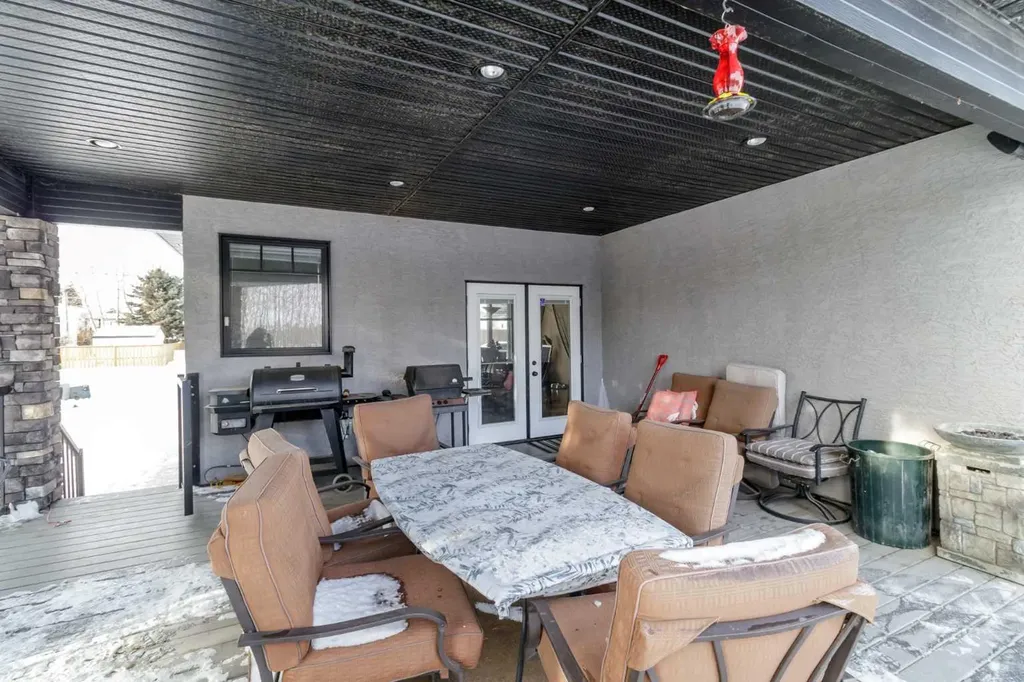 2120 18 Avenue Delburne AB T0M 0V0