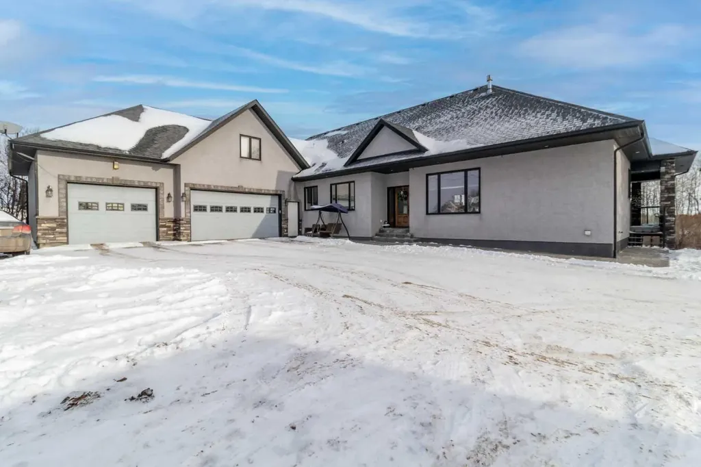 2120 18 Avenue Delburne AB T0M 0V0