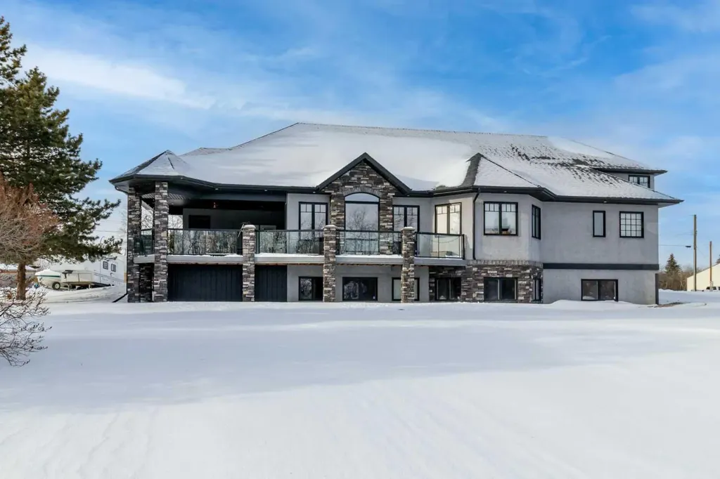 2120 18 Avenue Delburne AB T0M 0V0