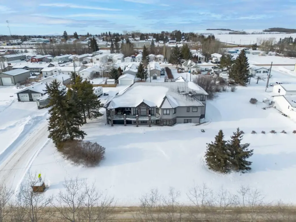 2120 18 Avenue Delburne AB T0M 0V0