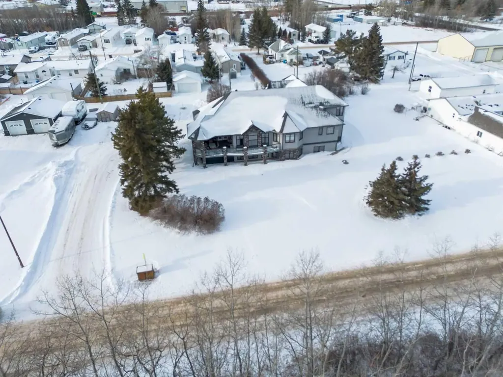 2120 18 Avenue Delburne AB T0M 0V0