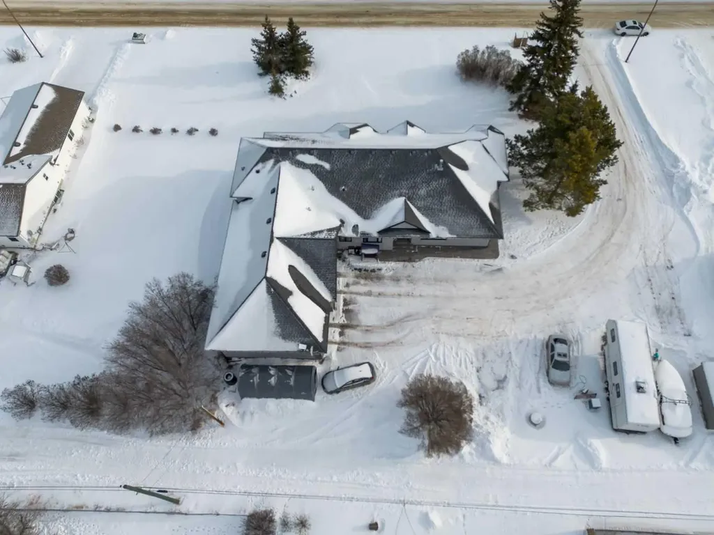 2120 18 Avenue Delburne AB T0M 0V0