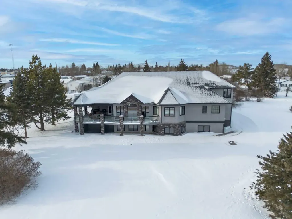 2120 18 Avenue Delburne AB T0M 0V0