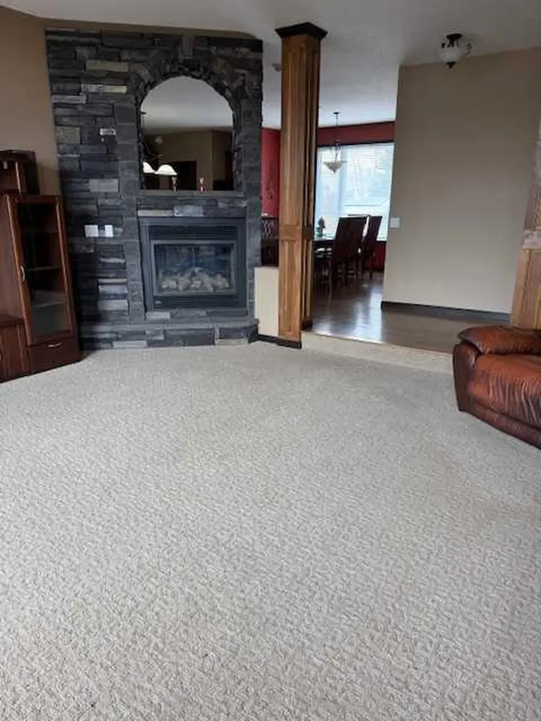 2120 18 Avenue Delburne AB T0M 0V0