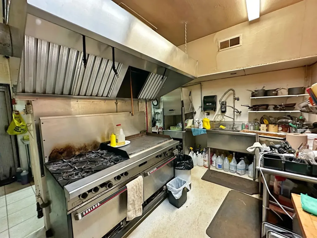 5001 50 Street Stettler AB T0C 2L0