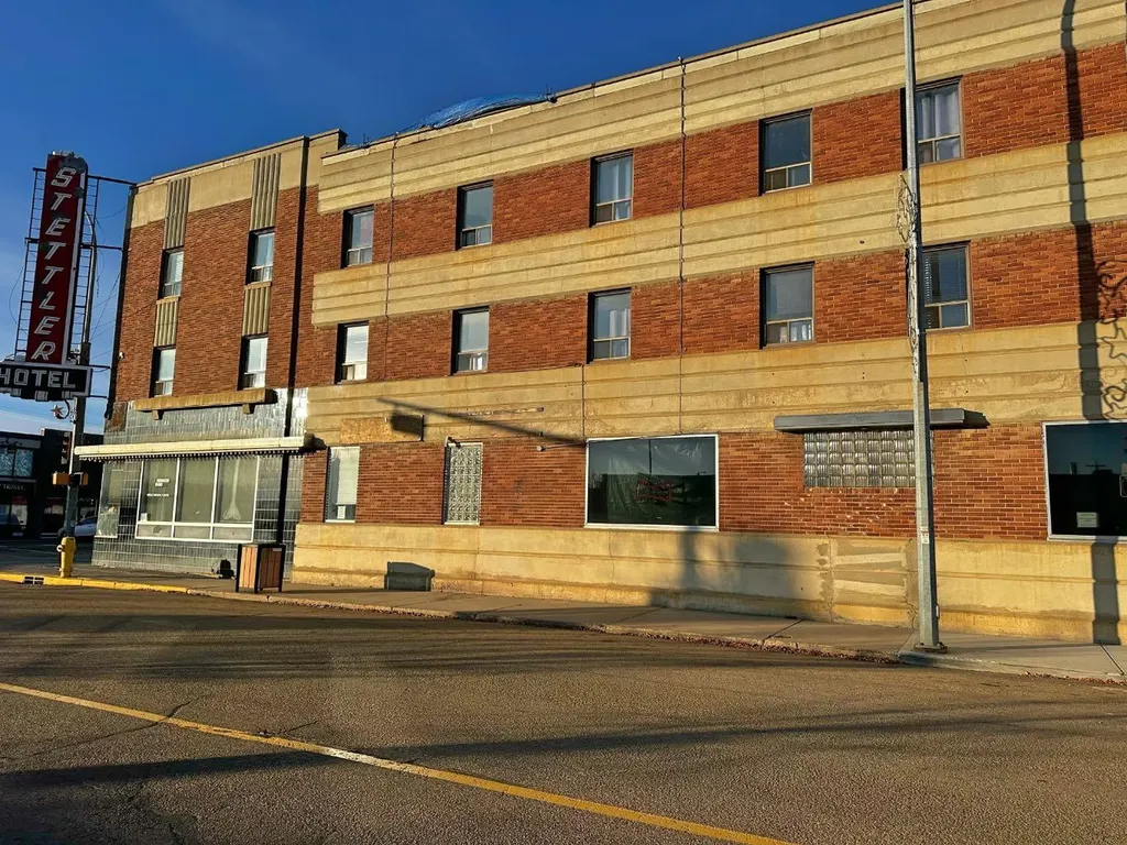 5001 50 Street Stettler AB T0C 2L0