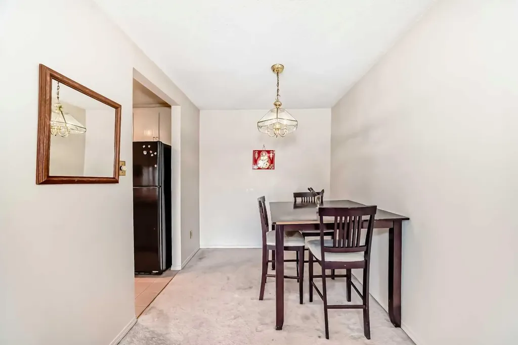 723 57 Avenue SW Calgary AB t2v4z3