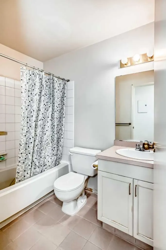 723 57 Avenue SW Calgary AB t2v4z3