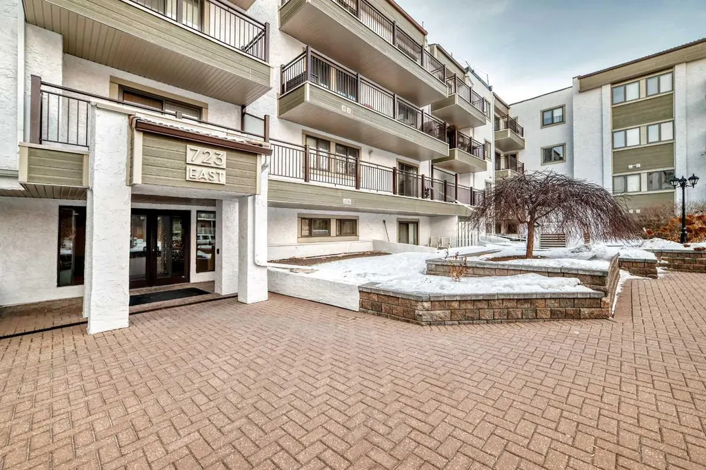 723 57 Avenue SW Calgary AB t2v4z3