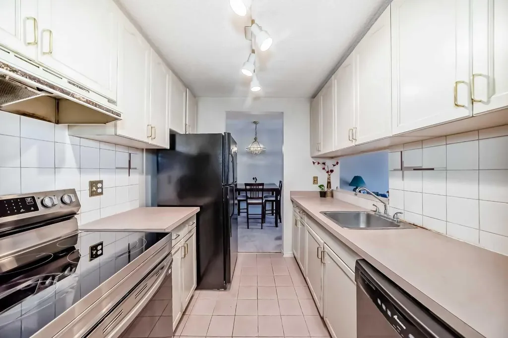 723 57 Avenue SW Calgary AB t2v4z3