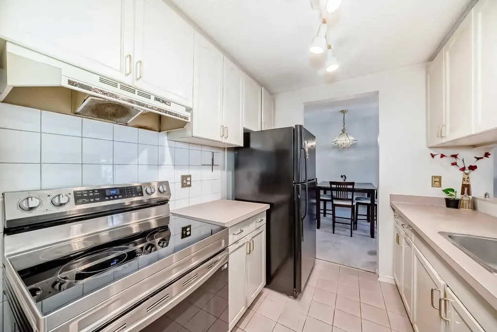 723 57 Avenue SW Calgary AB t2v4z3