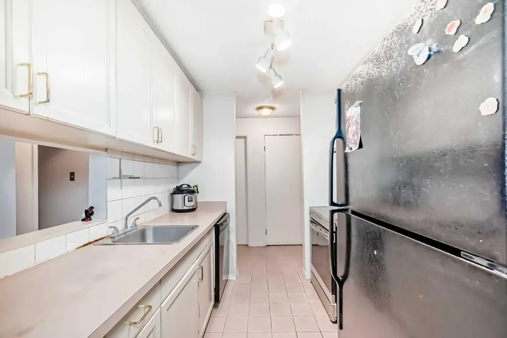 723 57 Avenue SW Calgary AB t2v4z3