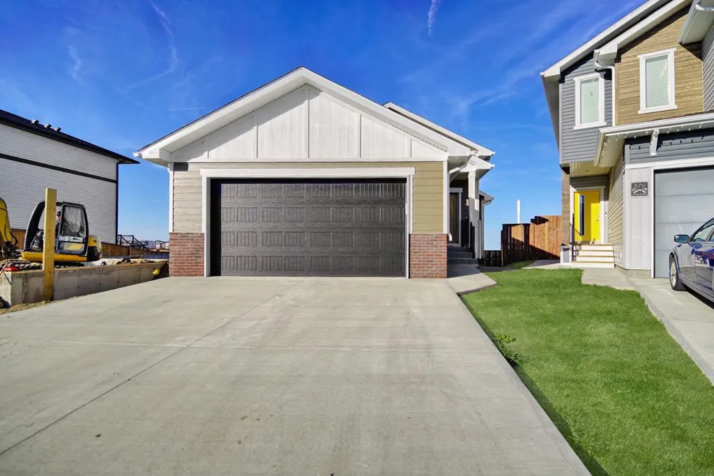 375 Skeena Crescent W Lethbridge AB T1J 5G9