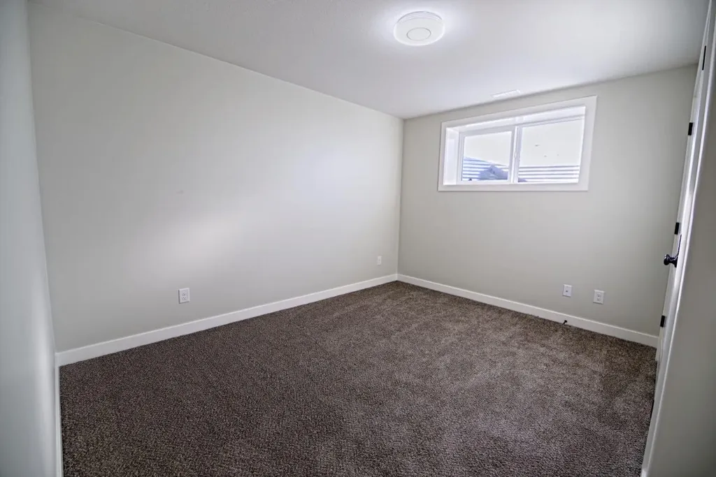 375 Skeena Crescent W Lethbridge AB T1J 5G9