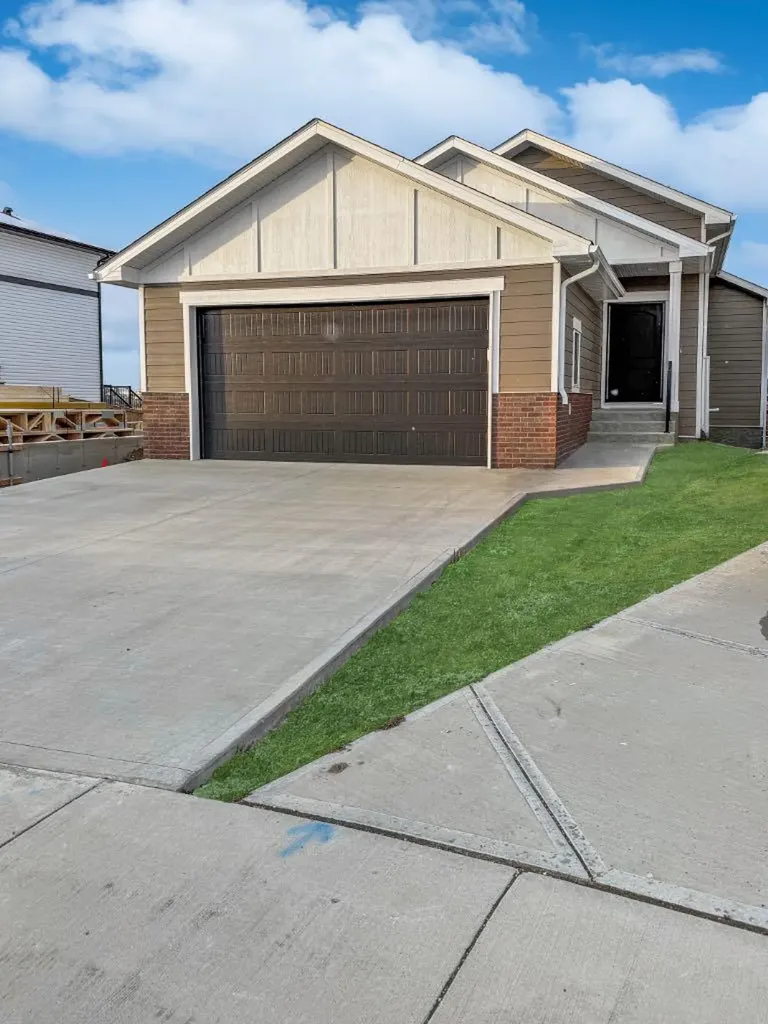 375 Skeena Crescent W Lethbridge AB T1J 5G9