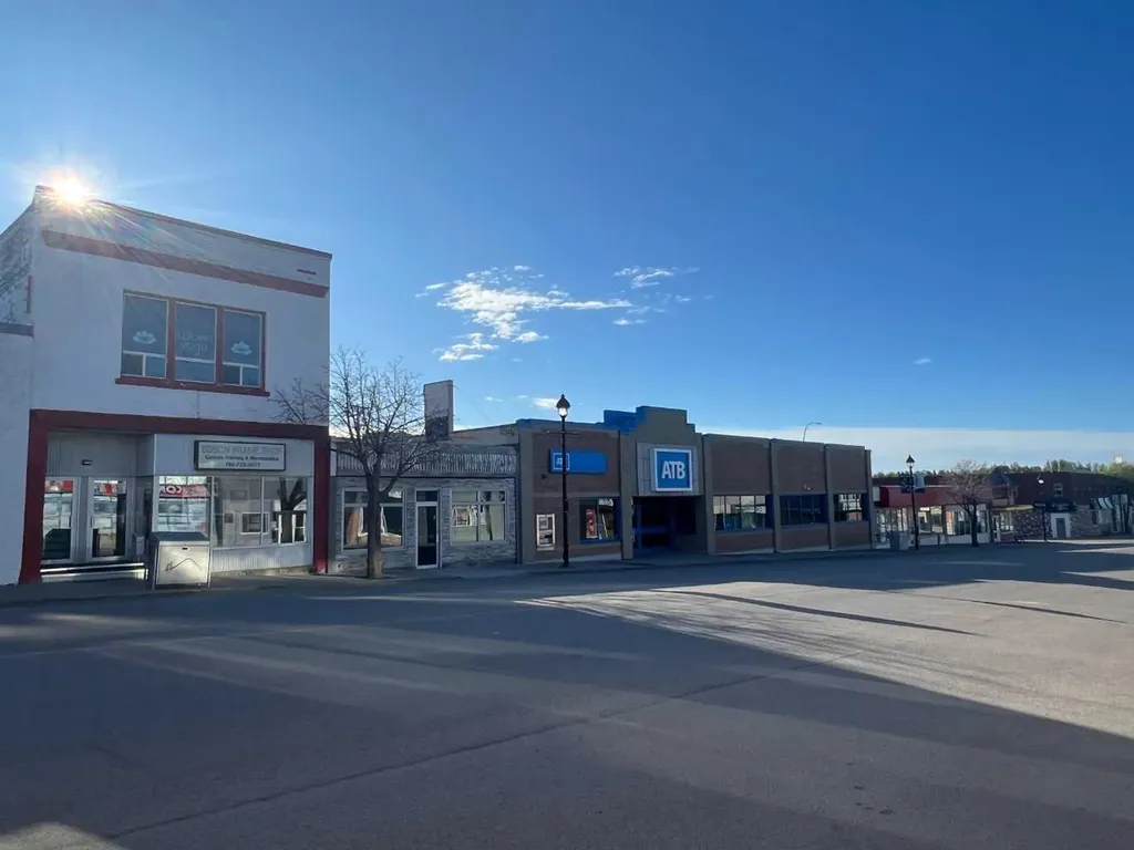 319 50 Street Edson AB T7E 1S9