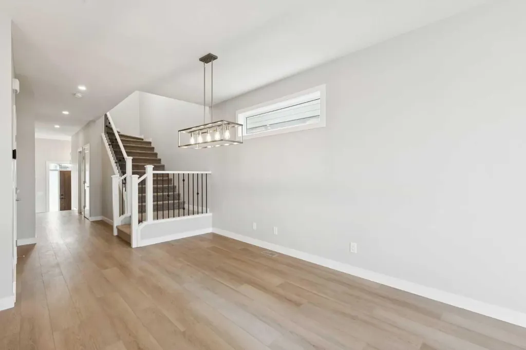 215 Greenwich Drive NW Calgary AB T3B6N9