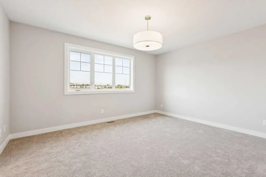 215 Greenwich Drive NW Calgary AB T3B6N9
