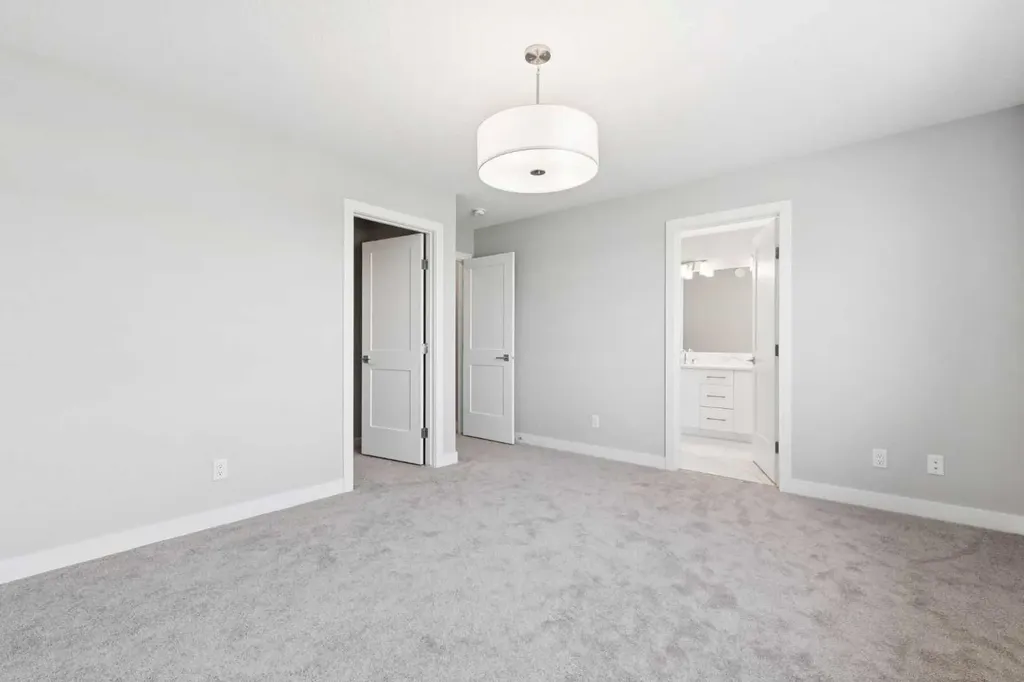 215 Greenwich Drive NW Calgary AB T3B6N9