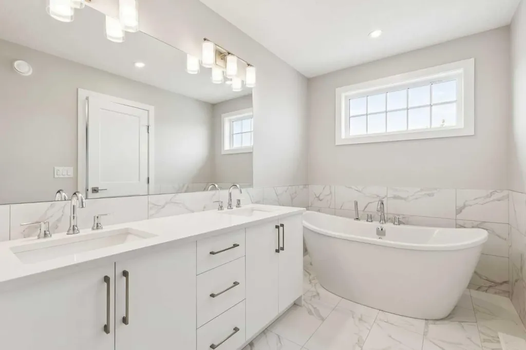 215 Greenwich Drive NW Calgary AB T3B6N9