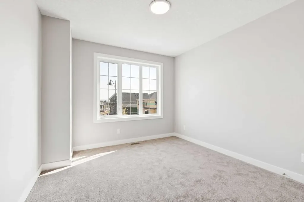 215 Greenwich Drive NW Calgary AB T3B6N9
