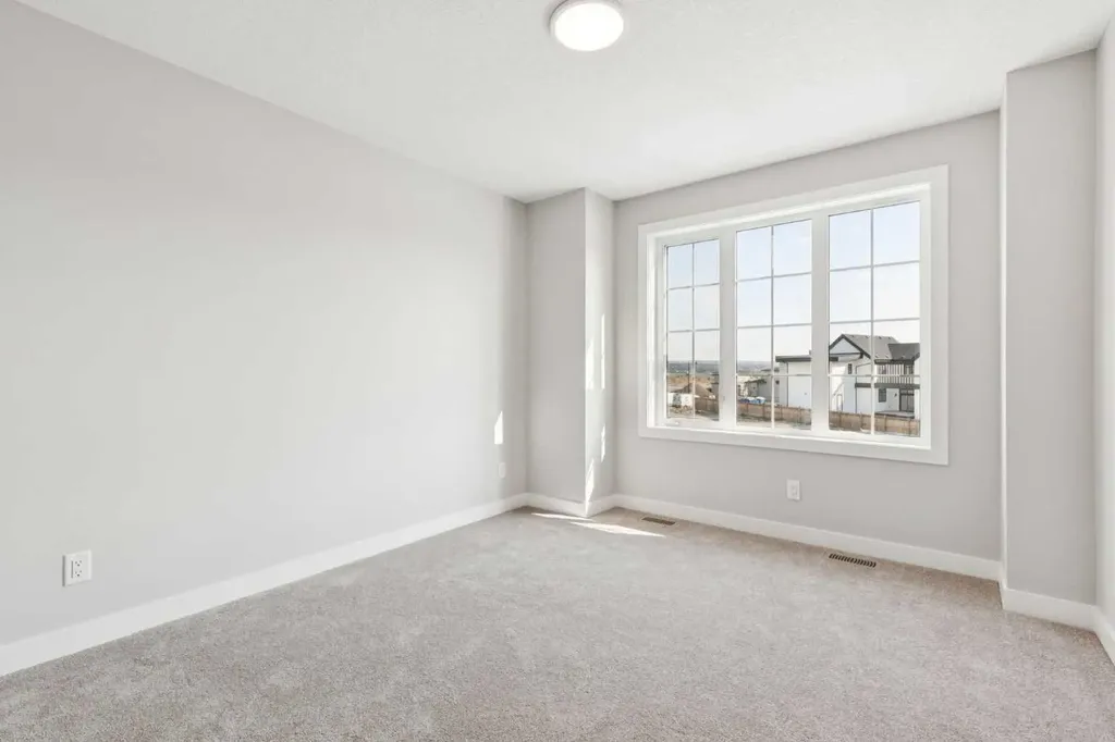 215 Greenwich Drive NW Calgary AB T3B6N9