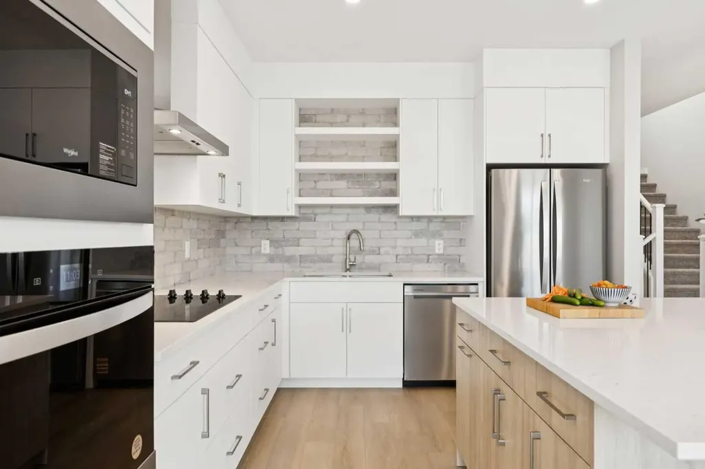 215 Greenwich Drive NW Calgary AB T3B6N9
