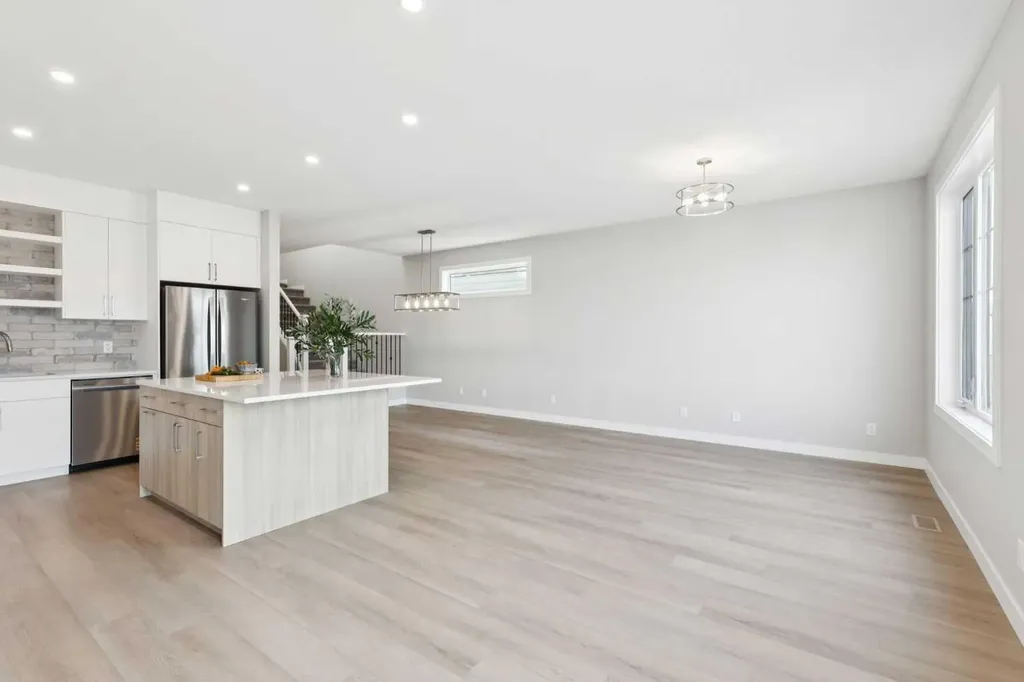 215 Greenwich Drive NW Calgary AB T3B6N9