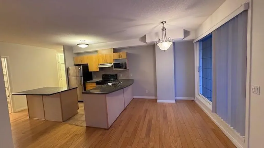 108 15 Avenue SE Calgary AB T2G 5R9
