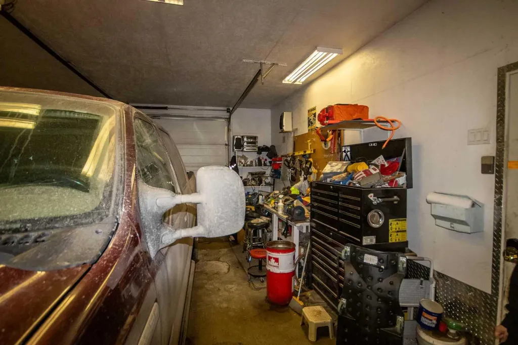128 10 Avenue NE Sundre AB T0M 1X0