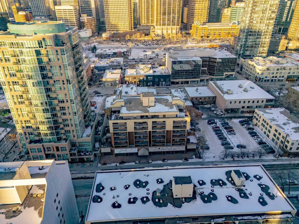 718 12 Avenue SW Calgary AB T2R 0H7
