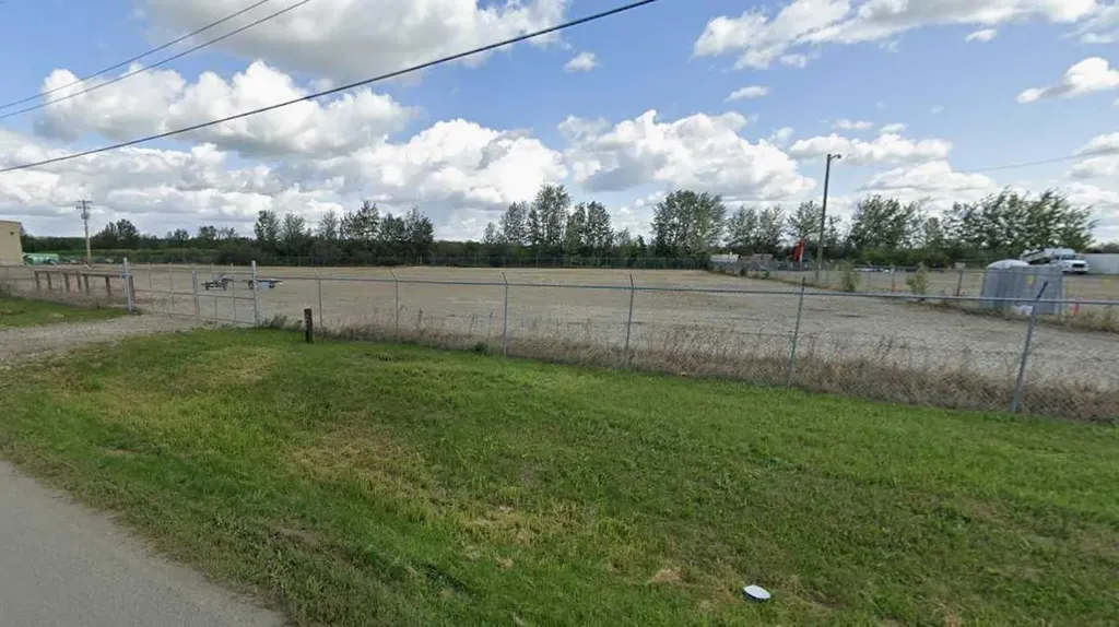13 Sylvaire Close Sylvan Lake AB T4S 2H6