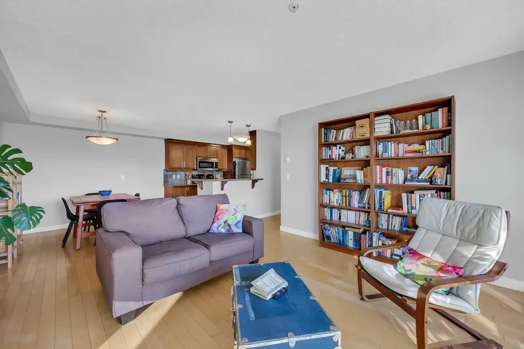 725 4 Street NE Calgary AB T2E 3S7