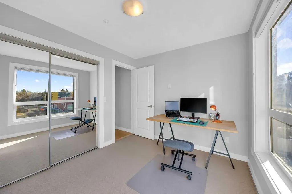 725 4 Street NE Calgary AB T2E 3S7