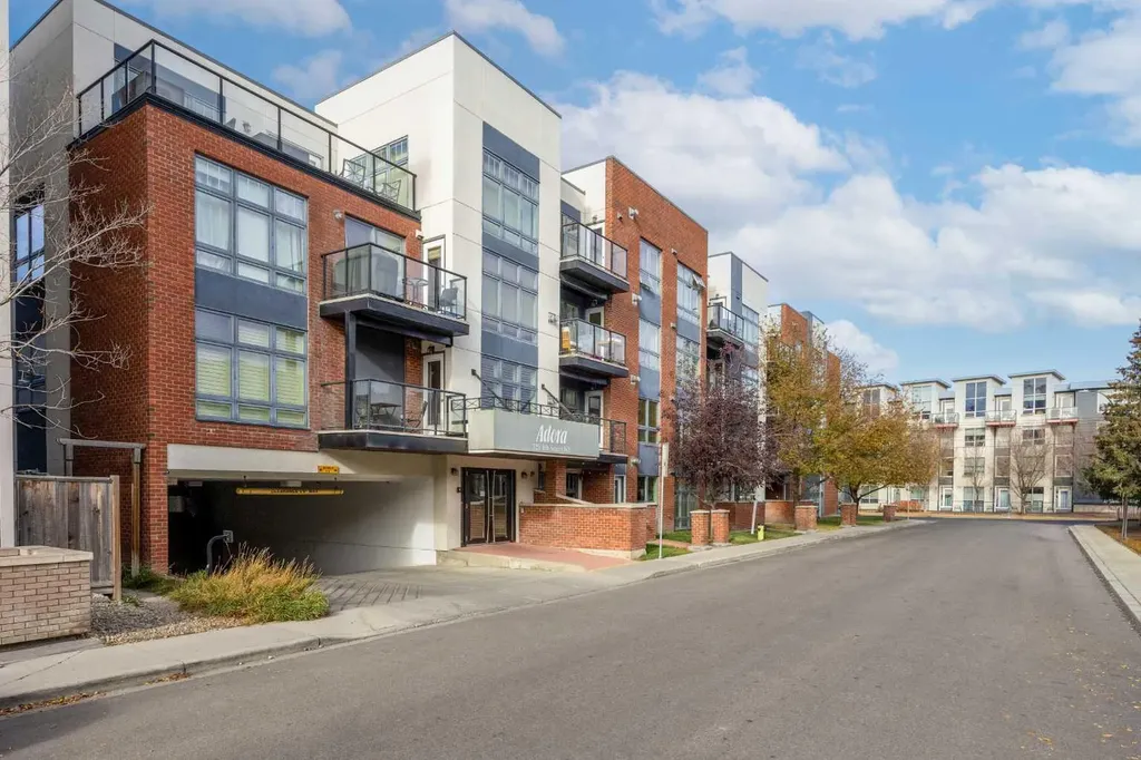 725 4 Street NE Calgary AB T2E 3S7