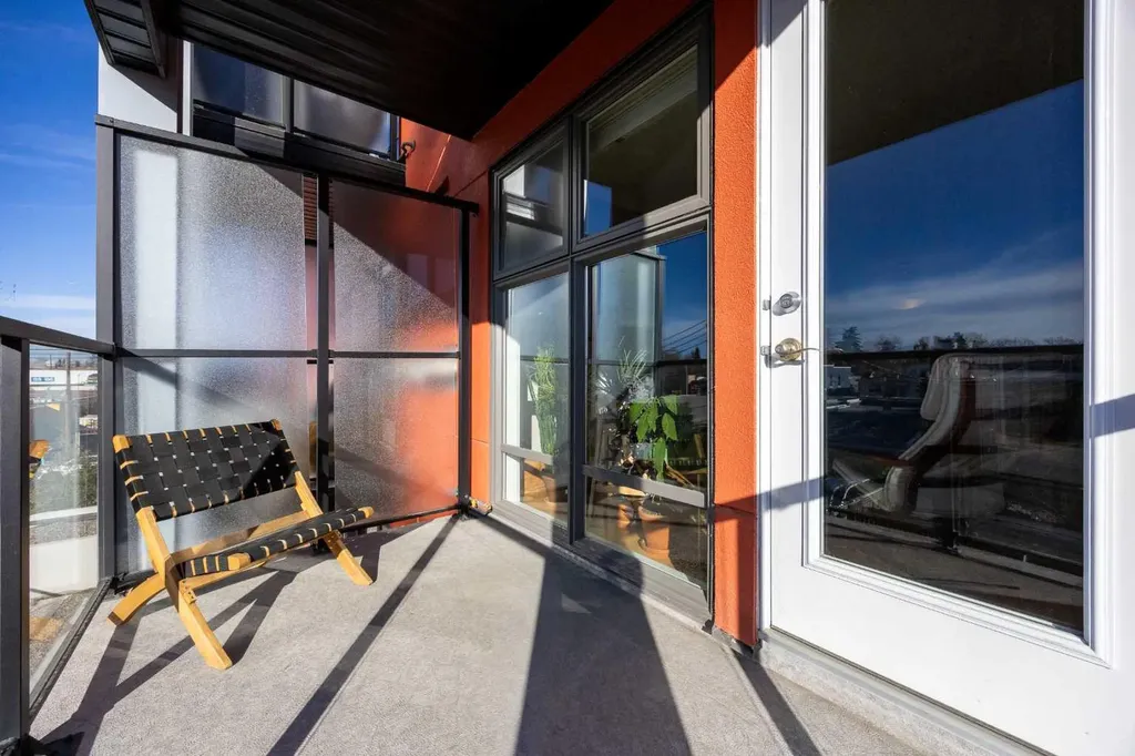 725 4 Street NE Calgary AB T2E 3S7