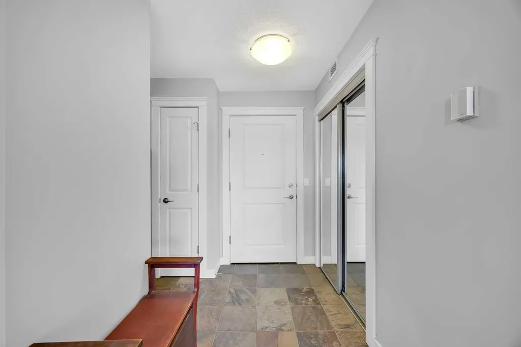 725 4 Street NE Calgary AB T2E 3S7