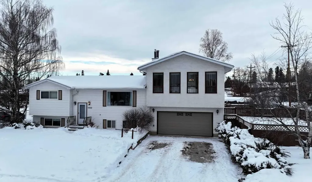5402 12 Avenue Edson AB t7e1j8