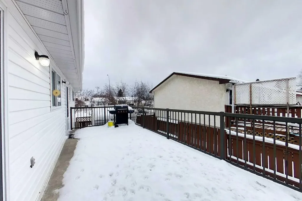 5402 12 Avenue Edson AB t7e1j8