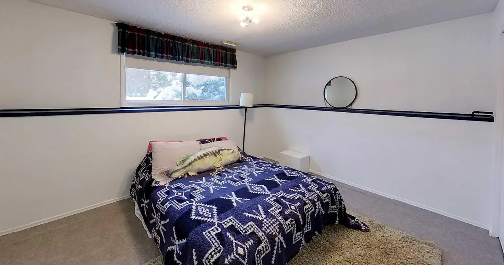 5402 12 Avenue Edson AB t7e1j8