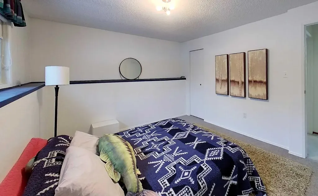 5402 12 Avenue Edson AB t7e1j8