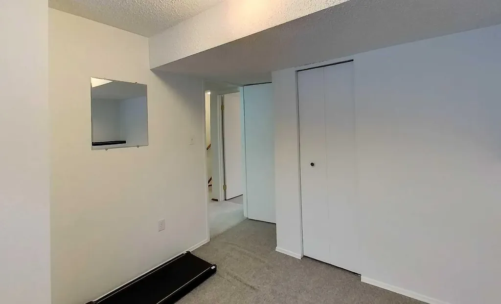 5402 12 Avenue Edson AB t7e1j8