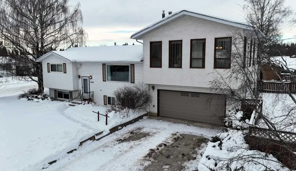 5402 12 Avenue Edson AB t7e1j8