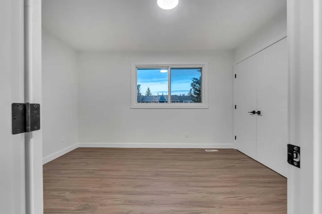 429 Georgian Villas NE Calgary AB T2A 7E3