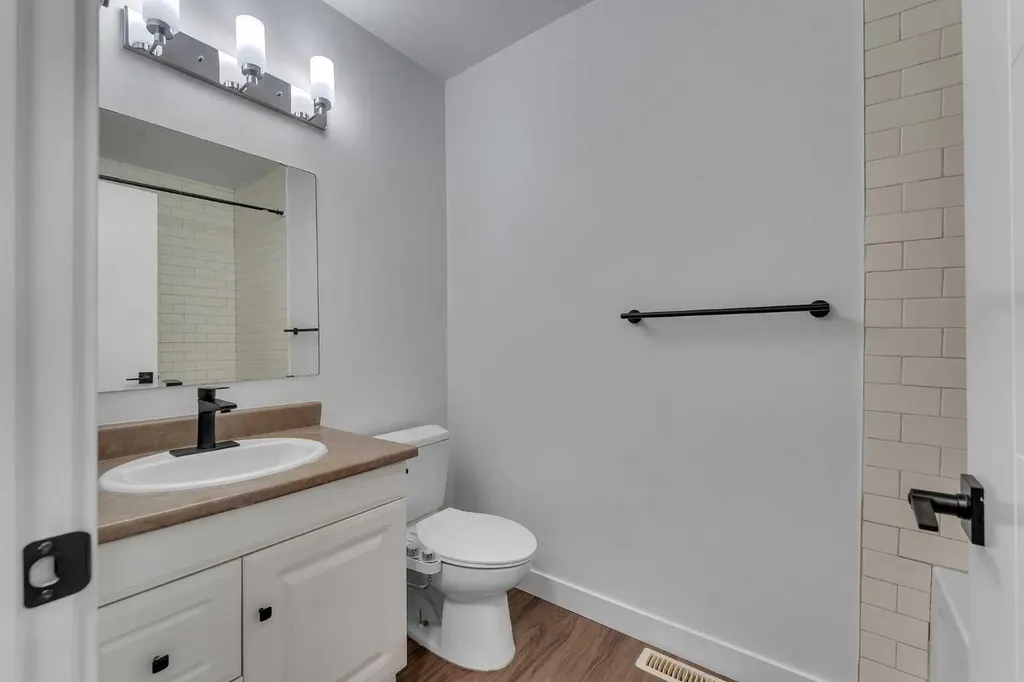 429 Georgian Villas NE Calgary AB T2A 7E3