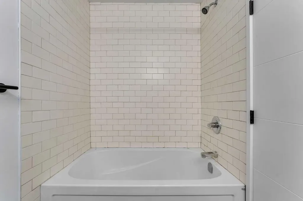 429 Georgian Villas NE Calgary AB T2A 7E3