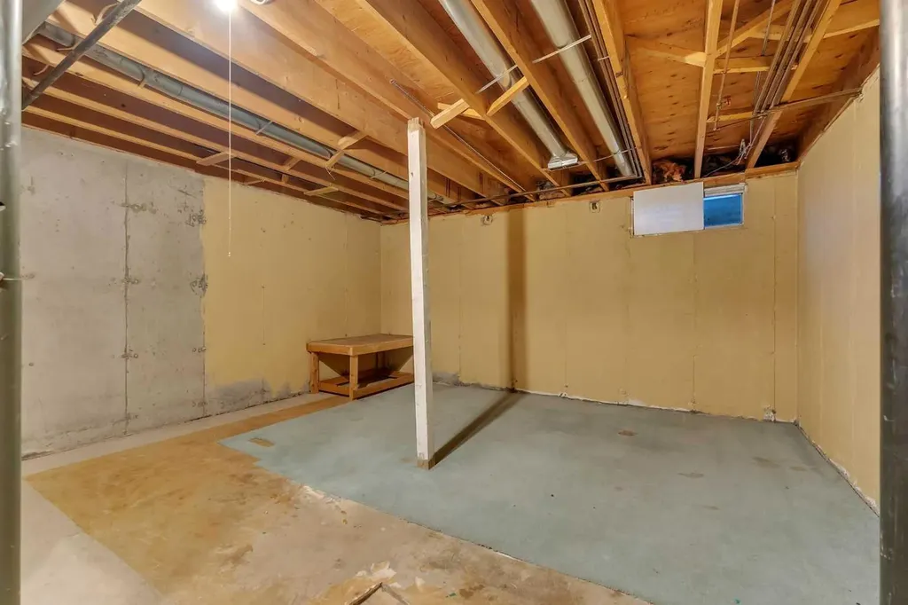 429 Georgian Villas NE Calgary AB T2A 7E3
